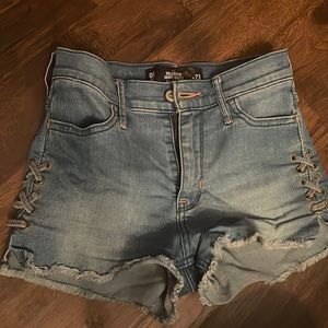 Hollister jean shorts (high-rise).